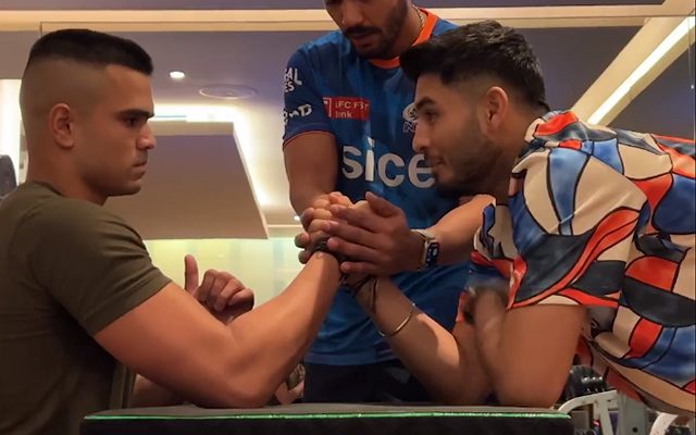 Ipl Arjun Tendulkar Engages In Arm Wrestling As Mi Players Train