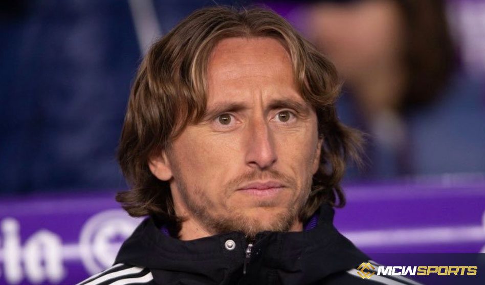 Croatian midfielder Luka Modric signs one-year contract extension with Real Madrid