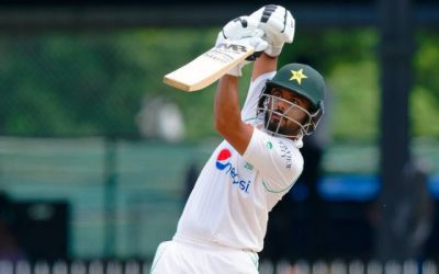 কেরিয়ারের প্রথম সাত টেস্টে অর্ধশতরানের ইনিংস খেলে ইতিহাস লিখলেন সওদ শাকিল