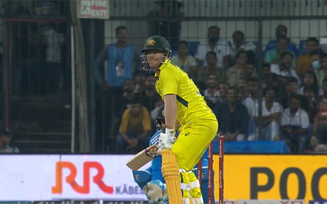IND vs AUS: David Warner bats right-handed against R Ashwin, gets dismissed after failing to review decision