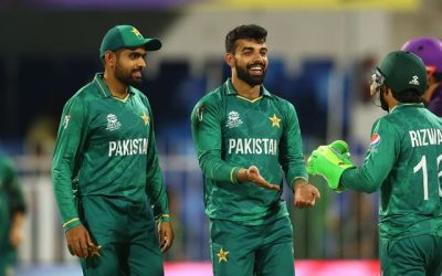 “শাদাব খুব ভালো বোলিং করছে কিন্তু উইকেট নিচ্ছে না” – বাবর আজম