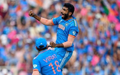 পাকিস্তানের বিরুদ্ধে ভারতের বোলারদের প্রদর্শিত অসাধারণ পারফরম্যান্সের প্রশংসা করলেন সুনীল গাভাস্কার