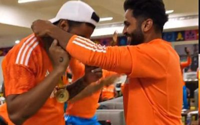 পাকিস্তান ম্যাচে ভারতীয় দলের সেরা ফিল্ডারের মেডেল লোকেশ রাহুলের