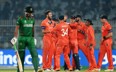 নেদারল্যান্ডসের কাছে হারের পর নিজের গালেই জুতো মারলেন হতাশ বাংলাদেশ সমর্থক