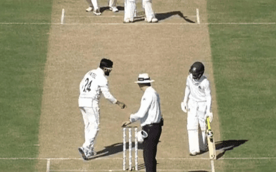 মোমিনুল হককে মানকড় আউটের সুযোগ পেয়েও আউট করলেন না আজাজ পটেল