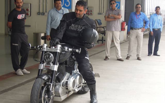 पांच स्टाइलिश बाइक जिसके मालिक महेंद्र सिंह धोनी है