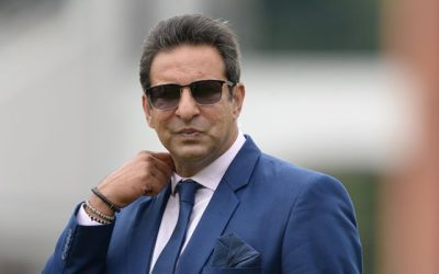 পাকিস্তানের ব্যর্থতার পর বাবর আজমের পাশেই দাঁডা়চ্ছেন ওয়াসিম আক্রম