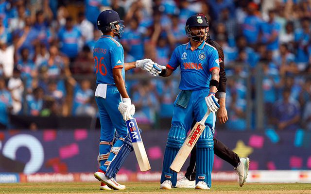 নিউজিল্যান্ডের বিরুদ্ধে দুরন্ত শতরান বিরাট কোহলি এবং শ্রেয়স আইয়ারের, স্কোরবোর্ডে ৩৯৭ রান তুলল ভারত