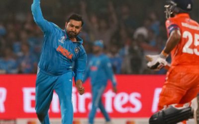 “আমি বলব রোহিত শর্মার ২-৩ ওভার বল করা উচিত” – ভারতীয় দলের অধিনায়ককে বল করতে দেখতে চান সুরেশ রায়না