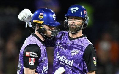 ম্যাথু ওয়েড এবং ম্যাকালিস্টার রাইটের দুর্দান্ত ব্যাটিং পারফরম্যান্সের হাত ধরে মেলবোর্ন রেনেগেডসকে ৬ উইকেটে হারাল হোবার্ট হারিকেনস