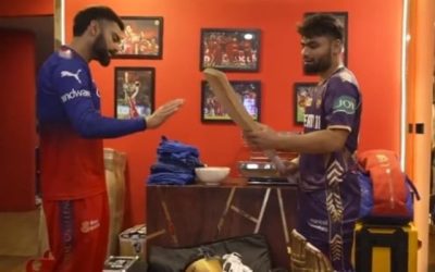 Ipl 2024: विराट कोहली के खास बनते जा रहे हैं रिंकू सिंह; Kkr के खिलाफ Rcb की हार के बाद ड्रेसिंग रूम में दिए गिफ्ट-टिप्स