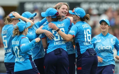 Lauren Bell’s fifer propels England to series sweep over New Zealand in WODIs