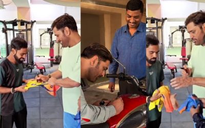 किसी को जर्सी पर तो किसी को बाइक पर मिला MS Dhoni का ऑटोग्राफ, आज भी माही भाई का जलवा है