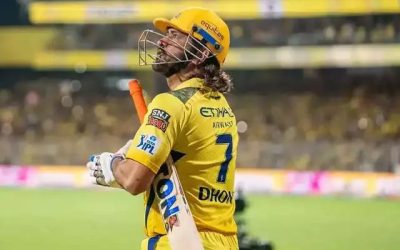 IPL 2025: क्या MS Dhoni पूरे आईपीएल सीजन के लिए फिट होंगे, यहां जाने क्या है पूरा मामला