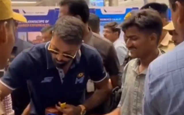 अपने फैन से मिलने के लिए एयरपोर्ट पर सुरक्षाकर्मियों से भिड़ गए हार्दिक पांड्या, वीडियो देख आप भी हो जाएंगे खुश