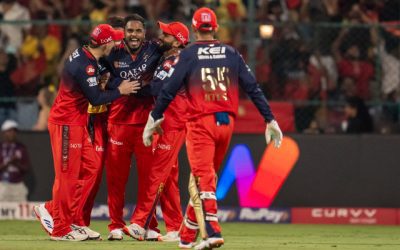 प्लेऑफ से पहले Rcb के लिए गुड न्यूज, ये घातक गेंदबाज जल्द जुड़ेगा टीम के साथ