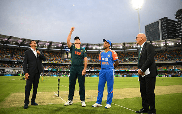 AUS vs IND 2025 5th T20I: ऑस्ट्रेलिया ने टॉस जीतकर गेंदबाजी का फैसला किया, रिंकू सिंह को मिला मौका