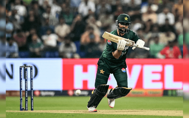 आईसीसी ने पाकिस्तानी क्रिकेटर फखर जमां पर ठोका जुर्माना, पढ़ें बड़ी खबर