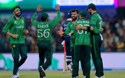 Has Pakistan qualified for Super Eights after wins vs Netherlands and USA?