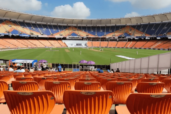 IPL 2026: GT vs MI मैच से पहले जानिए पिच रिपोर्ट और संभावित प्लेइंग XI के बारे में यहां