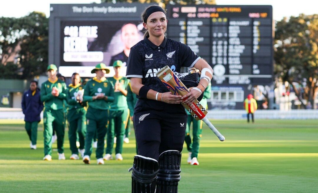 Amelia Kerr’s 179 powers New Zealand to series-leveling win over South Africa in 2nd Women’s ODI