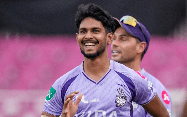 Ipl 2026: 12 मैचों का इंतजार और फिर 8 गेंद फेंकने के बाद चोटिल हो गया 18 करोड़ का ये गेंदबाज