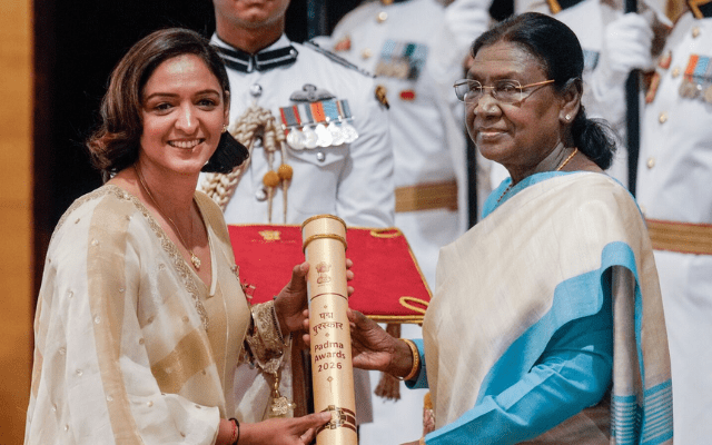 2025 महिला विश्व कप विजेता कप्तान हरमनप्रीत कौर को पद्म श्री पुरस्कार से किया गया सम्मानित