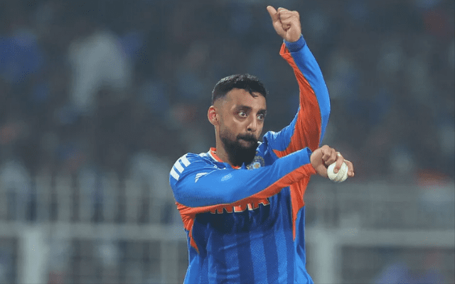 बड़ी खबर! इंजरी के कारण आयरलैंड टी20 सीरीज से बाहर हुए वरुण चक्रवर्ती