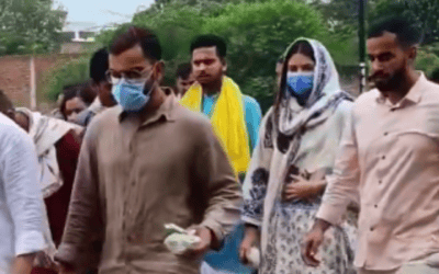 इंग्लैंड बनाम भारत वनडे सीरीज के बाद, नंगे पैर प्रेमानंद महाराज जी के दर्शन करने वृंदावन पहुंचे विराट कोहली, देखें वायरल वीडियो 