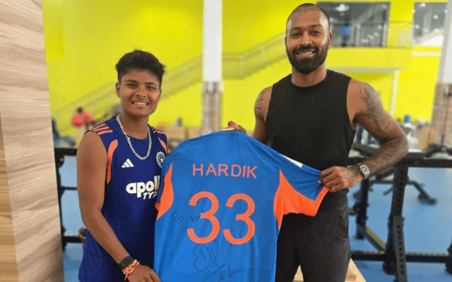 जन्मदिन पर क्रांति गौड़ को मिला बड़ा सरप्राइज! Hardik Pandya से की मुलाकात, मिली साइन्ड जर्सी